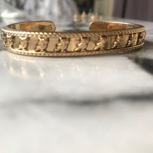 Gold bracelet